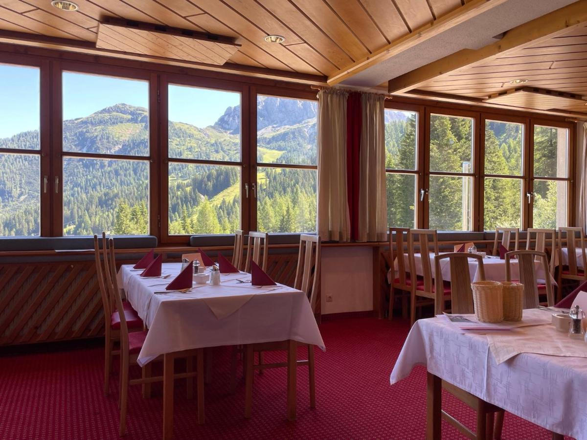 Hotel Berghof Sonnenalpe Nassfeld Exterior photo