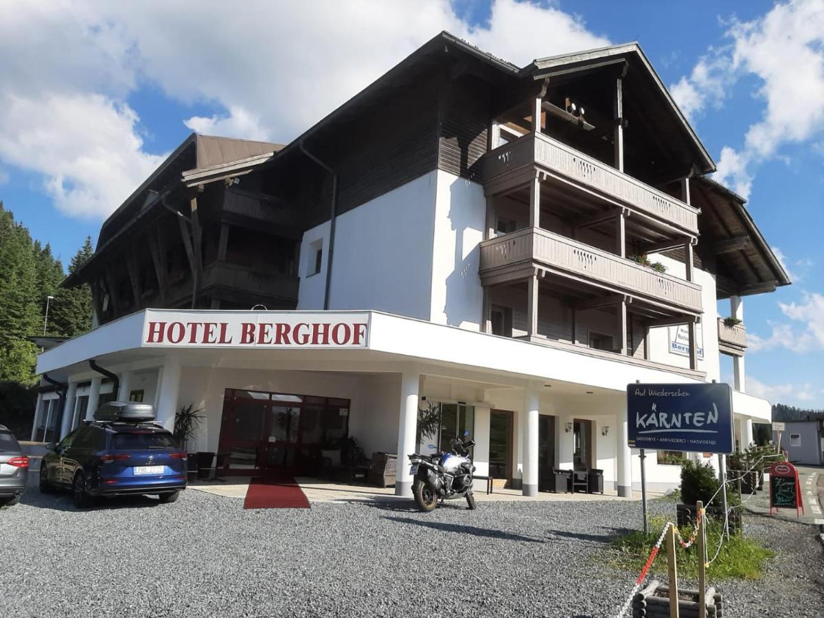 Hotel Berghof Sonnenalpe Nassfeld Exterior photo