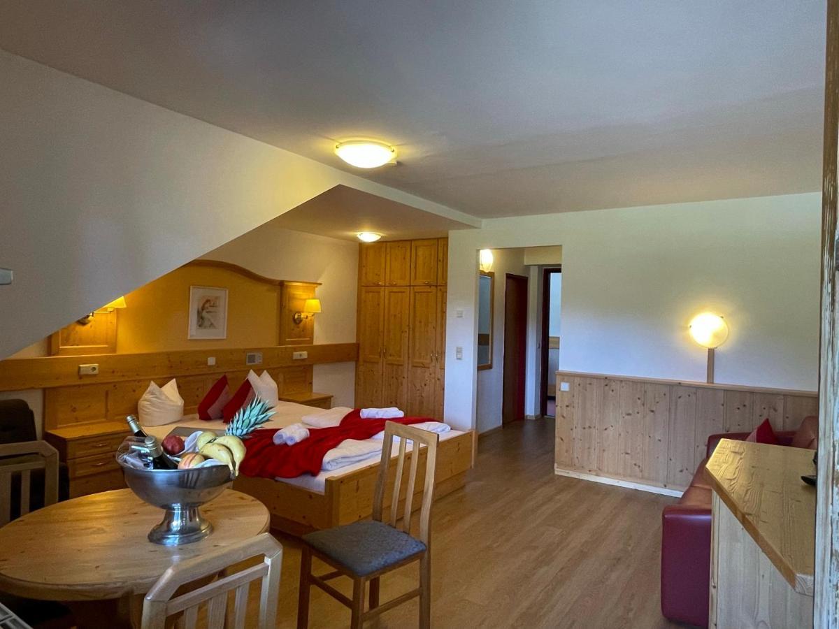 Hotel Berghof Sonnenalpe Nassfeld Exterior photo