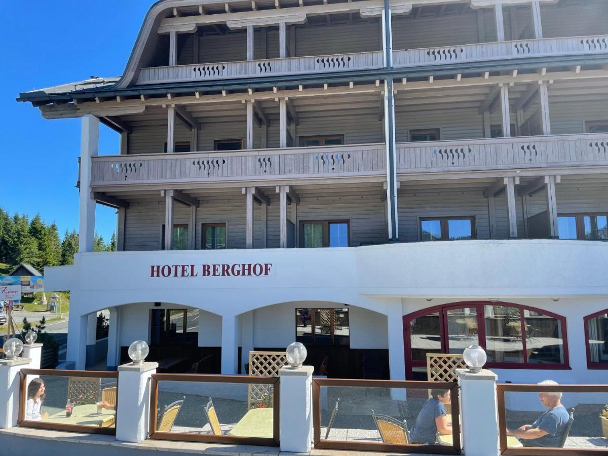 Hotel Berghof Sonnenalpe Nassfeld Exterior photo