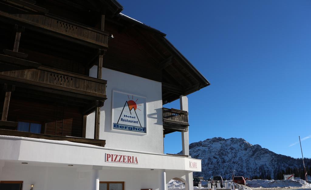 Hotel Berghof Sonnenalpe Nassfeld Exterior photo