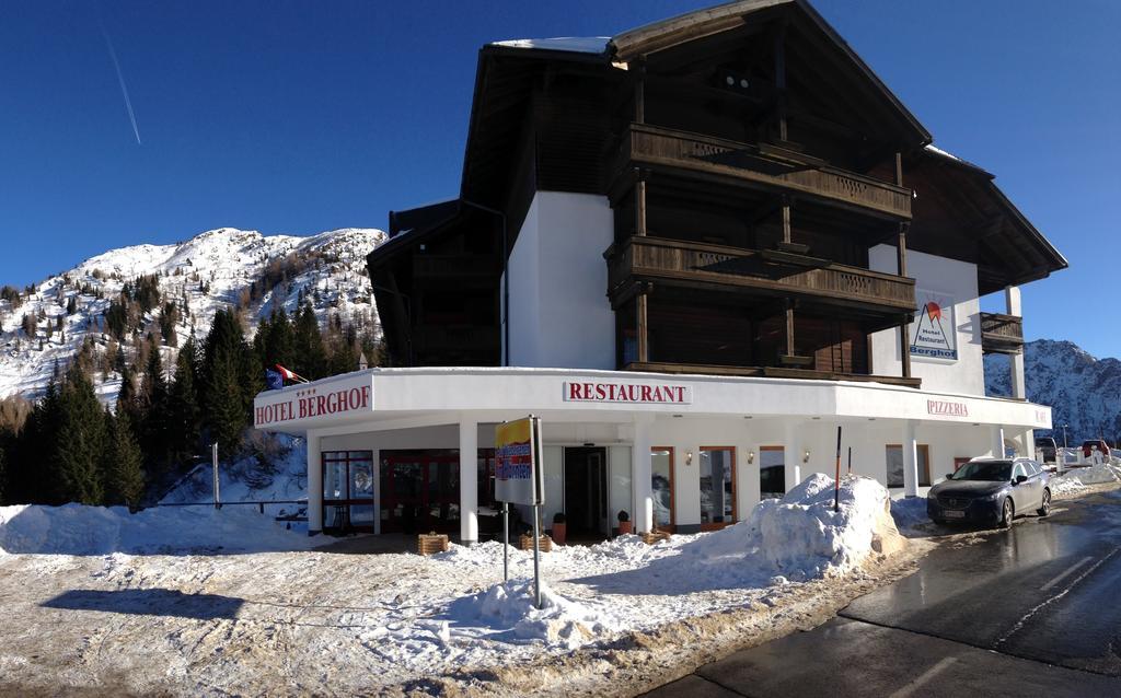 Hotel Berghof Sonnenalpe Nassfeld Exterior photo